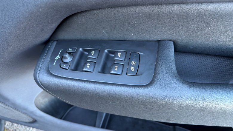 Volvo XC60 2.0 T6 [350] RC PHEV Plus Dark 5dr AWD Geartronic Estate